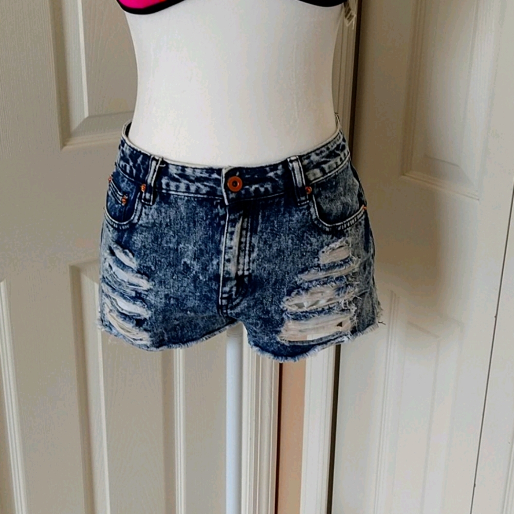 Forever 21 DISTRESS JEANS Short